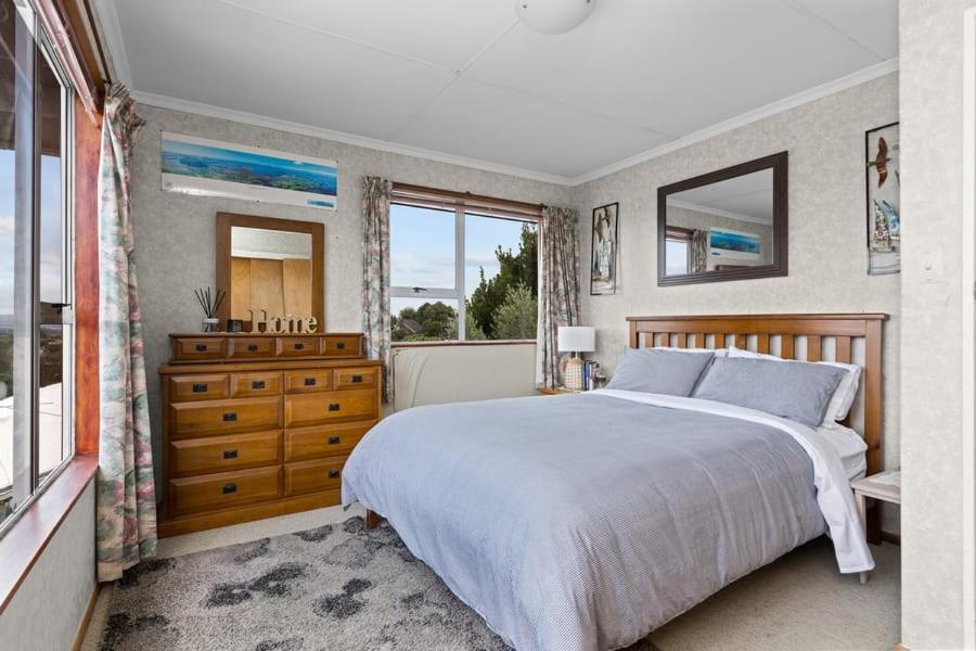 Hilltop Getaway Holiday home *