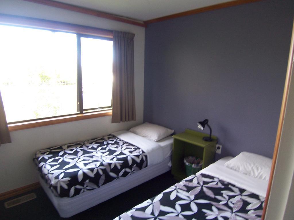 Rainbow Lodge Backpackers Hostel *