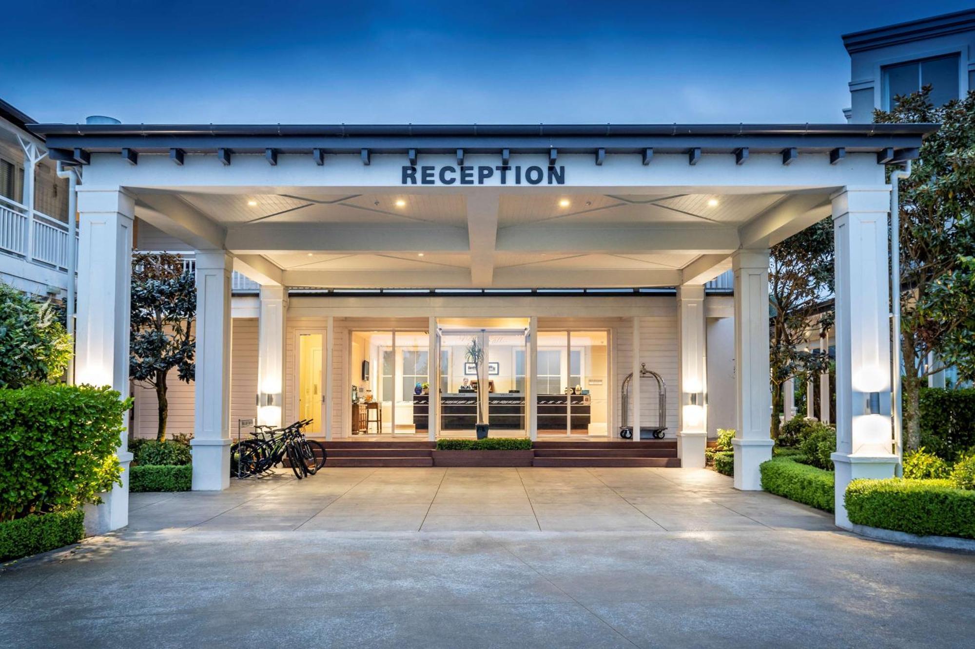 Hilton Hotel 4*