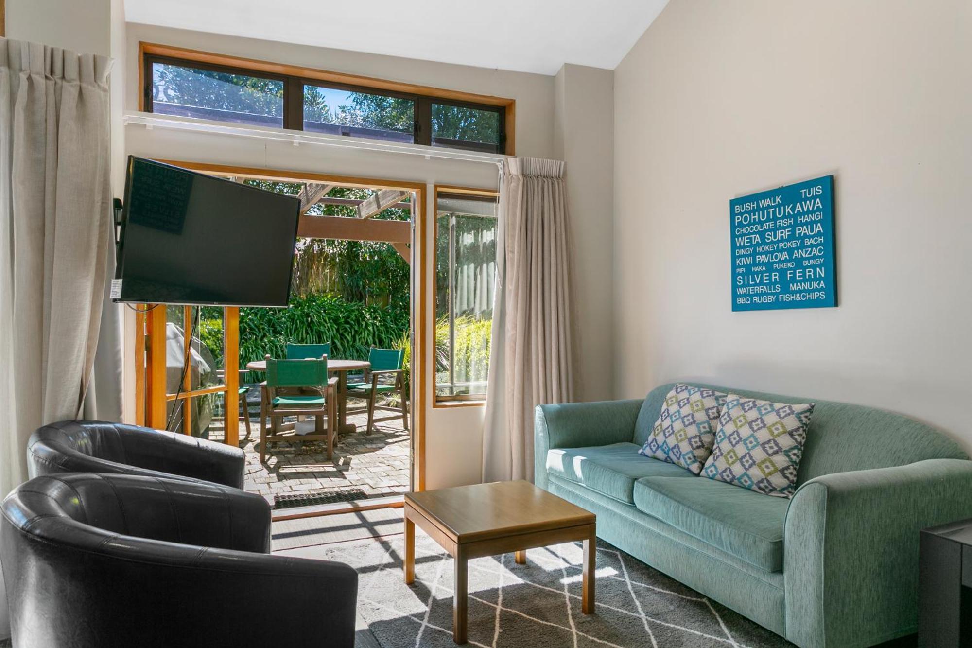 Cascades Lakefront 5* Taupo