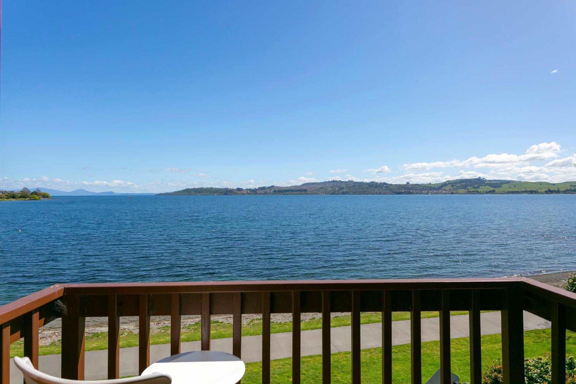 Cascades Lakefront 5* Taupo