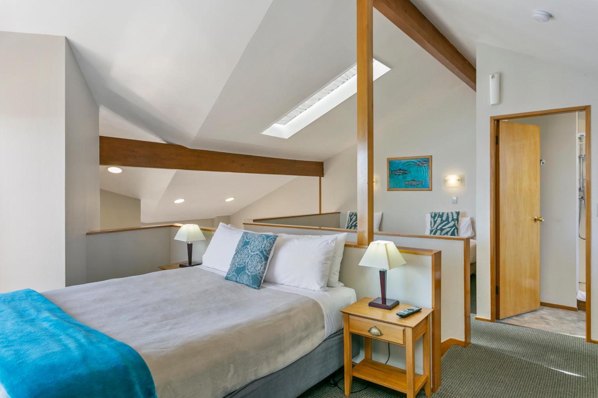 Cascades Lakefront Motel Taupo
