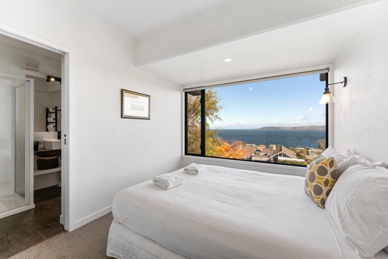 Muritai House - Holiday home *