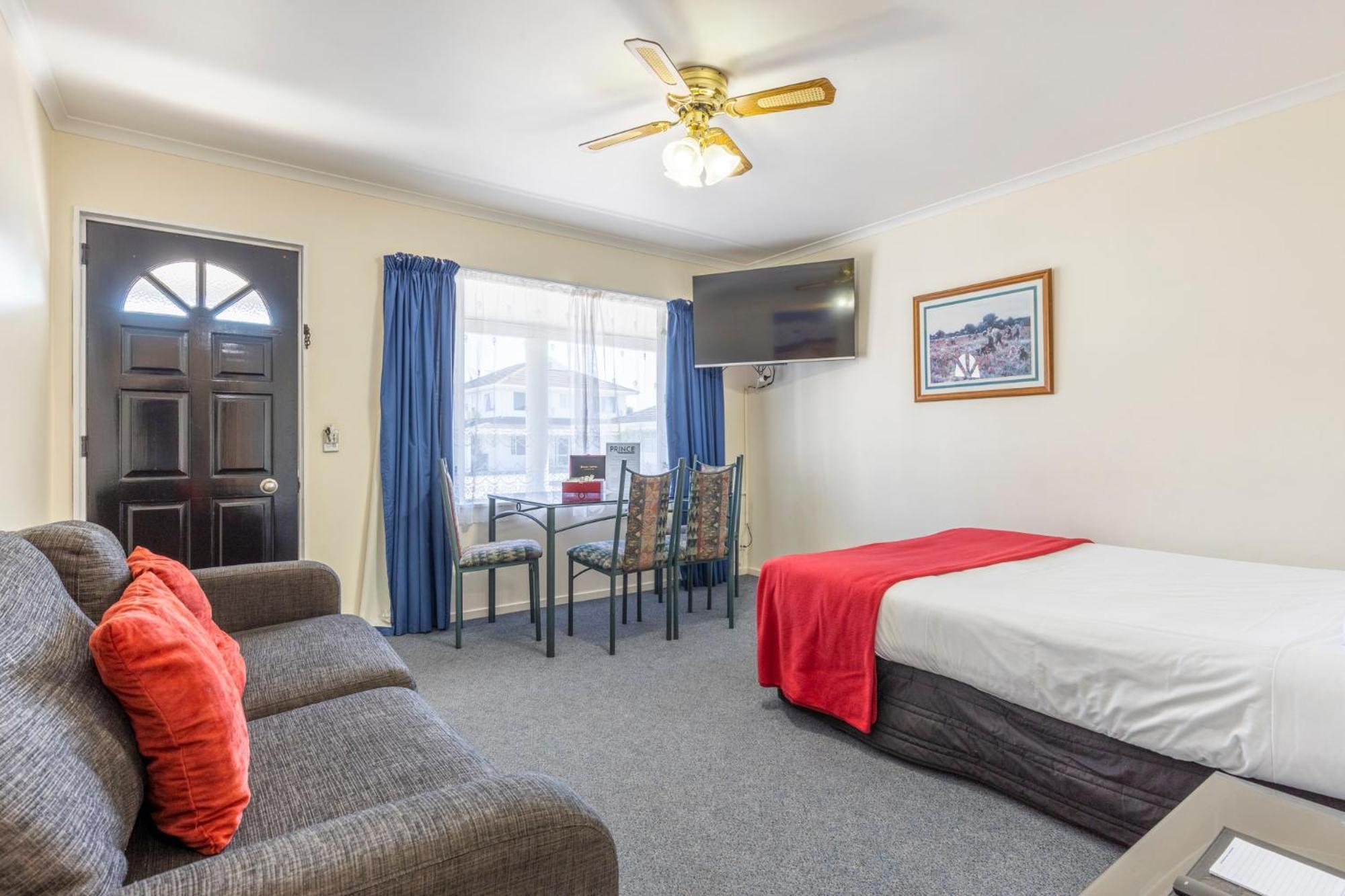 Asure Motor Motel 4*