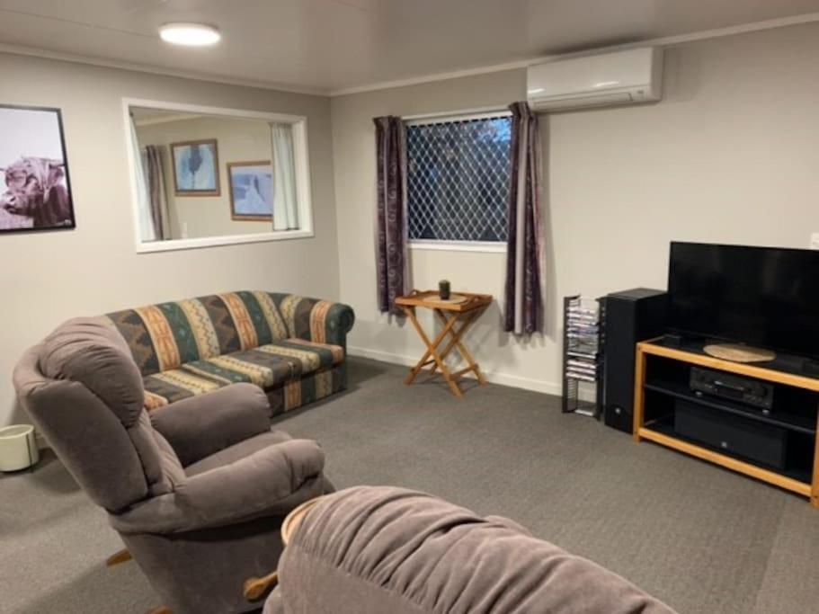 Apartment Quiet & Close To Town