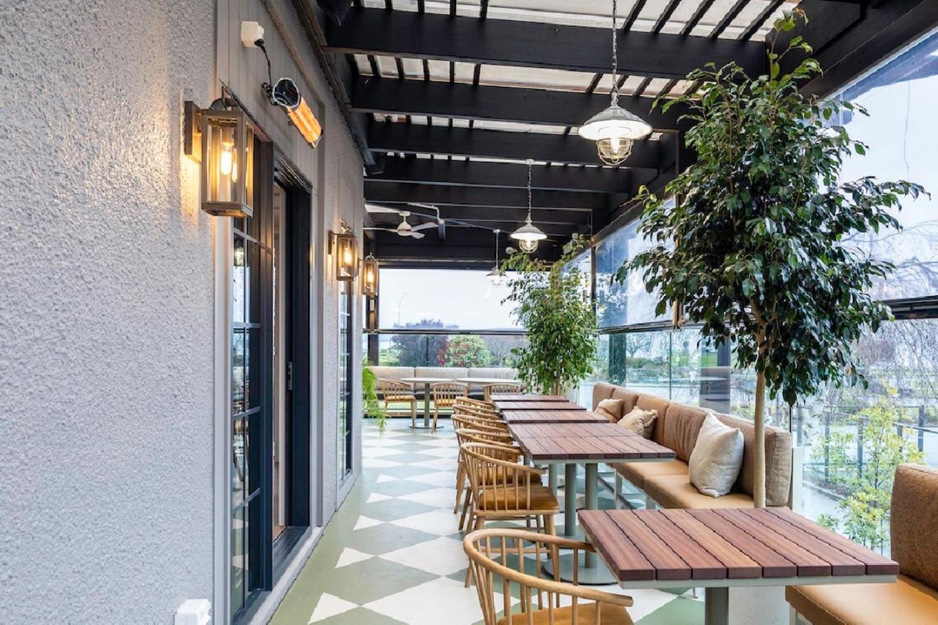 Suncourt & Conference Centre 4*