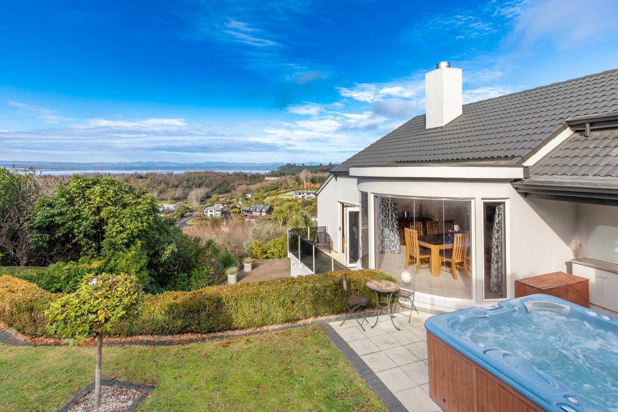 Acacia Waters - * Taupo