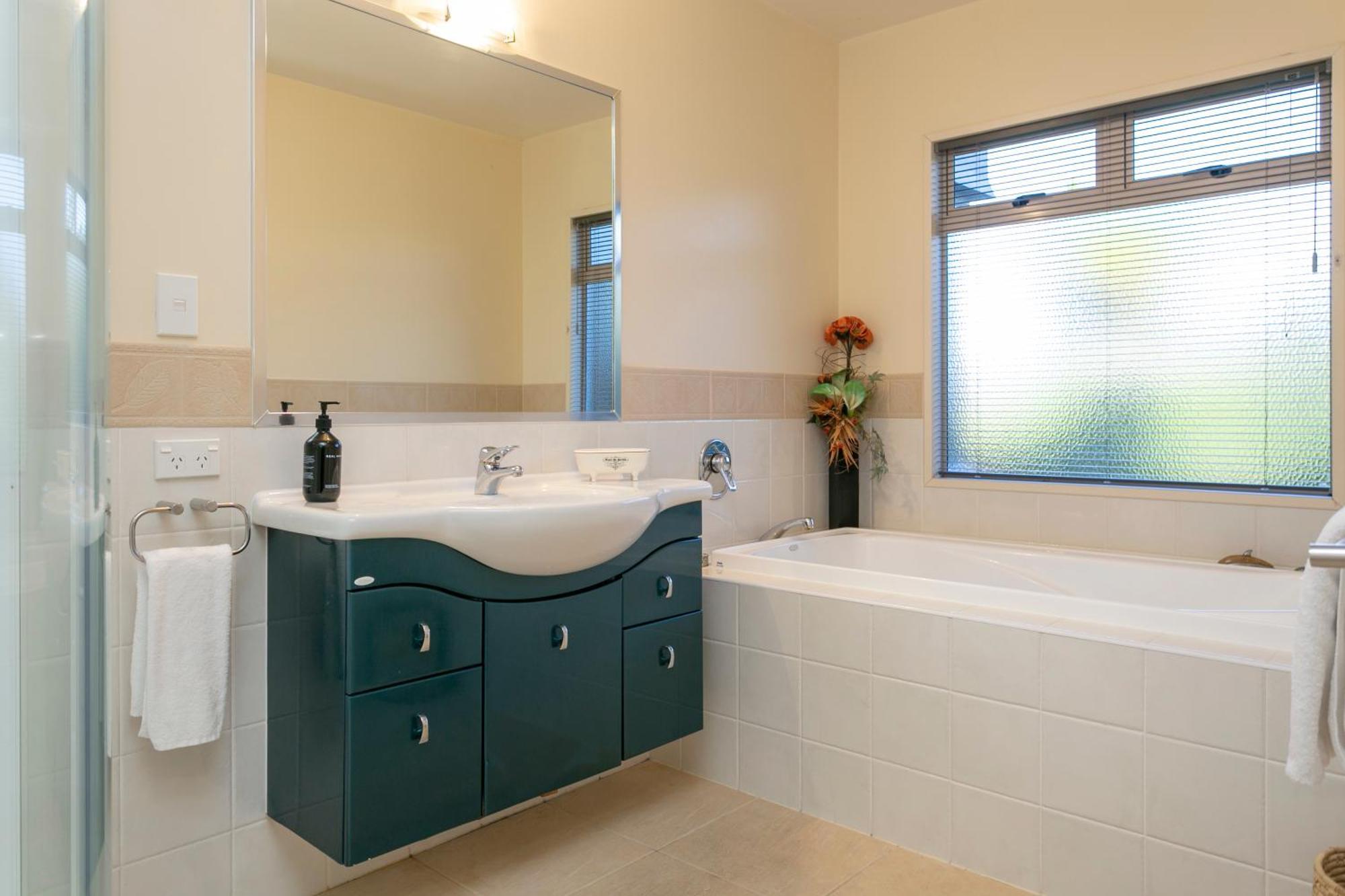 Acacia Waters - Holiday home Taupo
