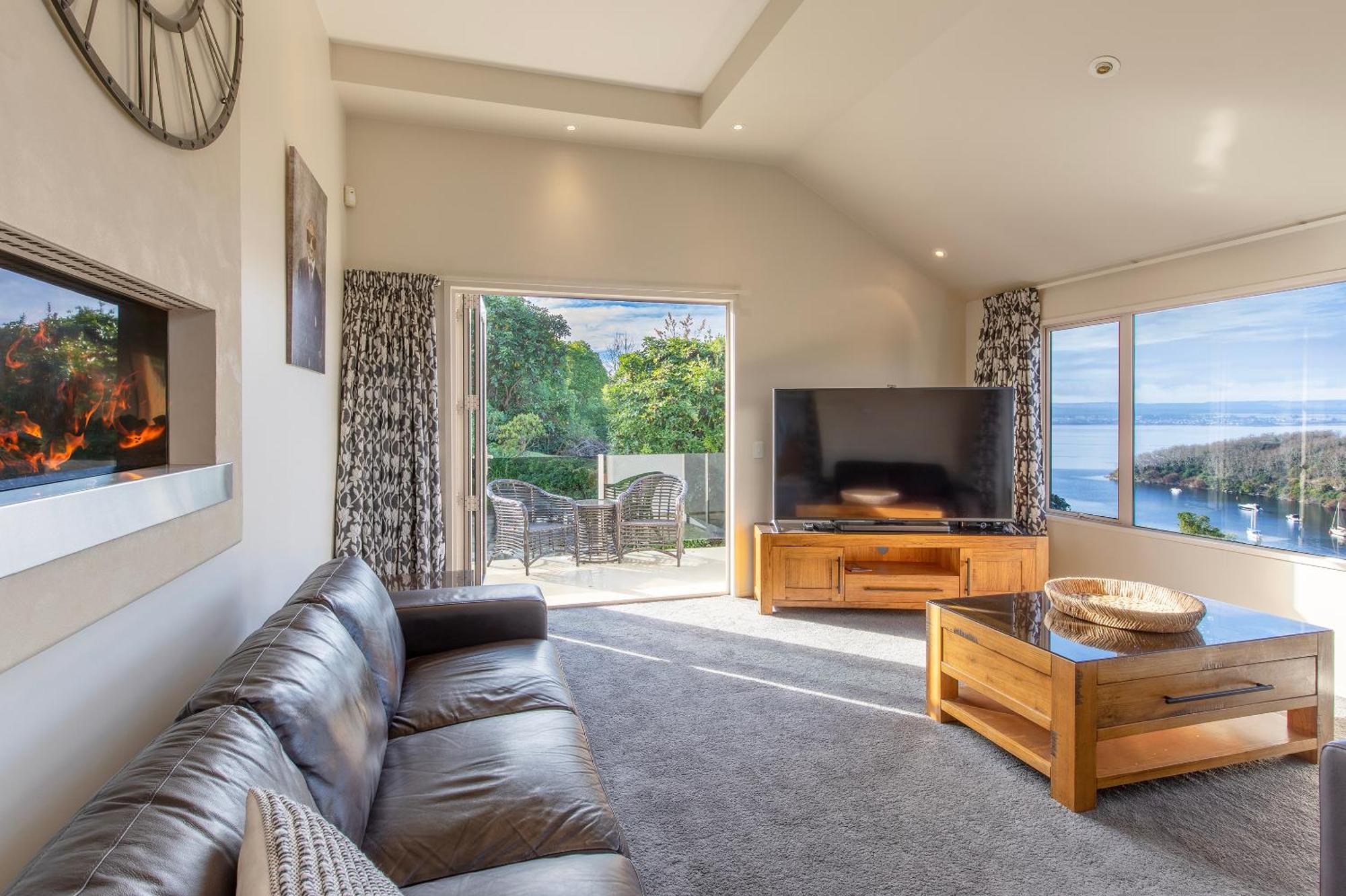 Acacia Waters - Holiday home