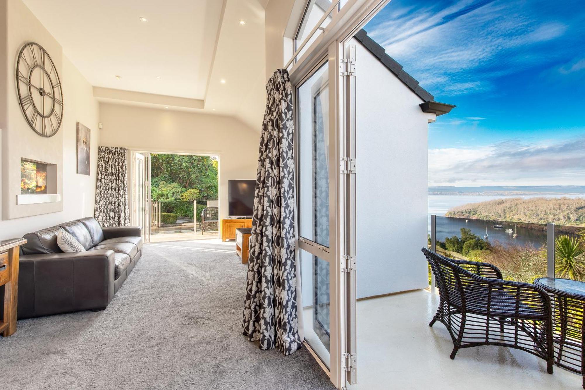 Acacia Waters - Holiday home *