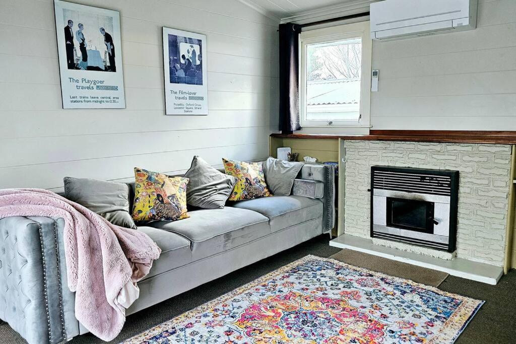 Cosy Lockwood In Town Holiday home *