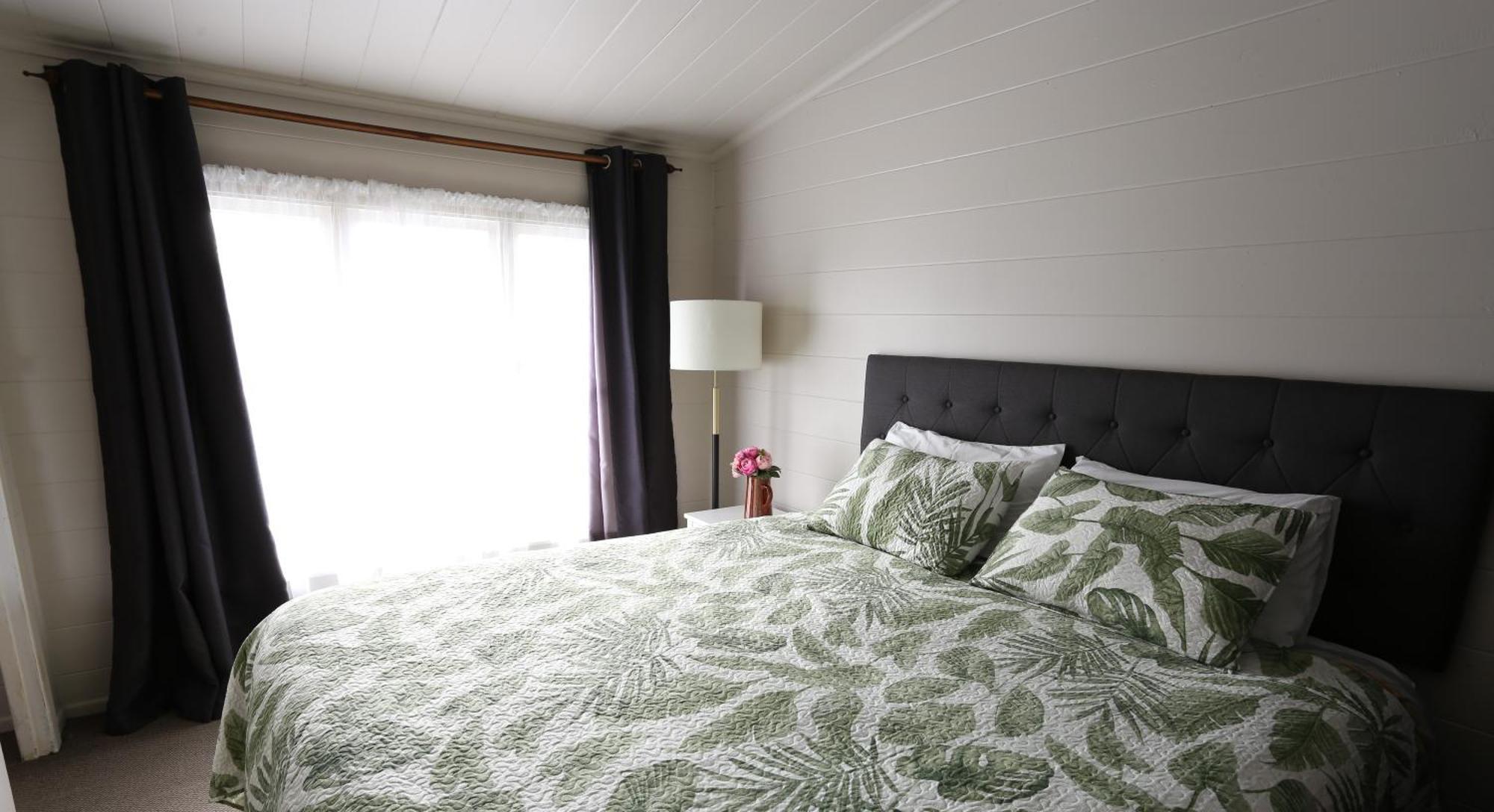 Cosy Lockwood In Town Holiday home *