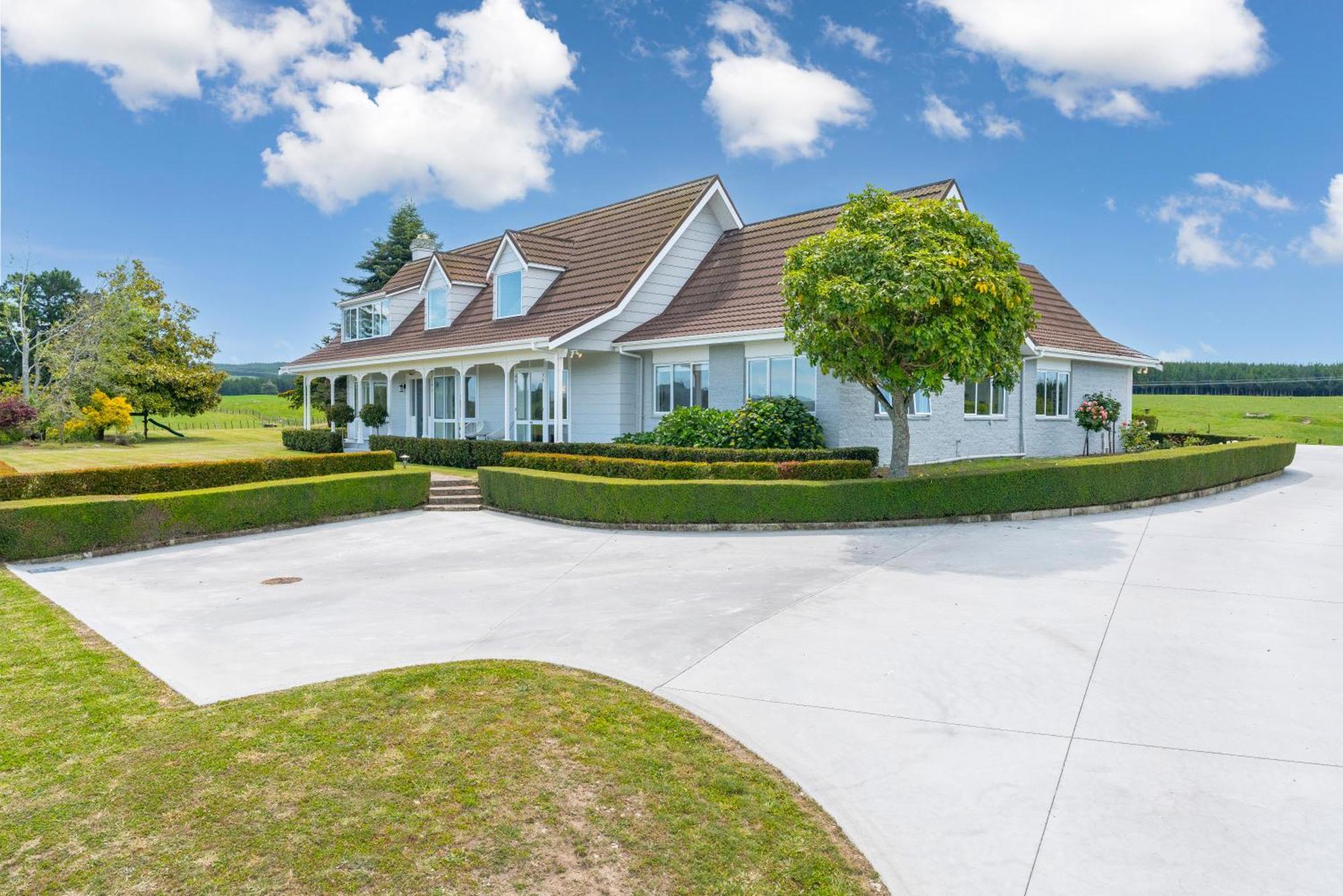 Group & Family Retreat, Spacious Home, Pool & Villa