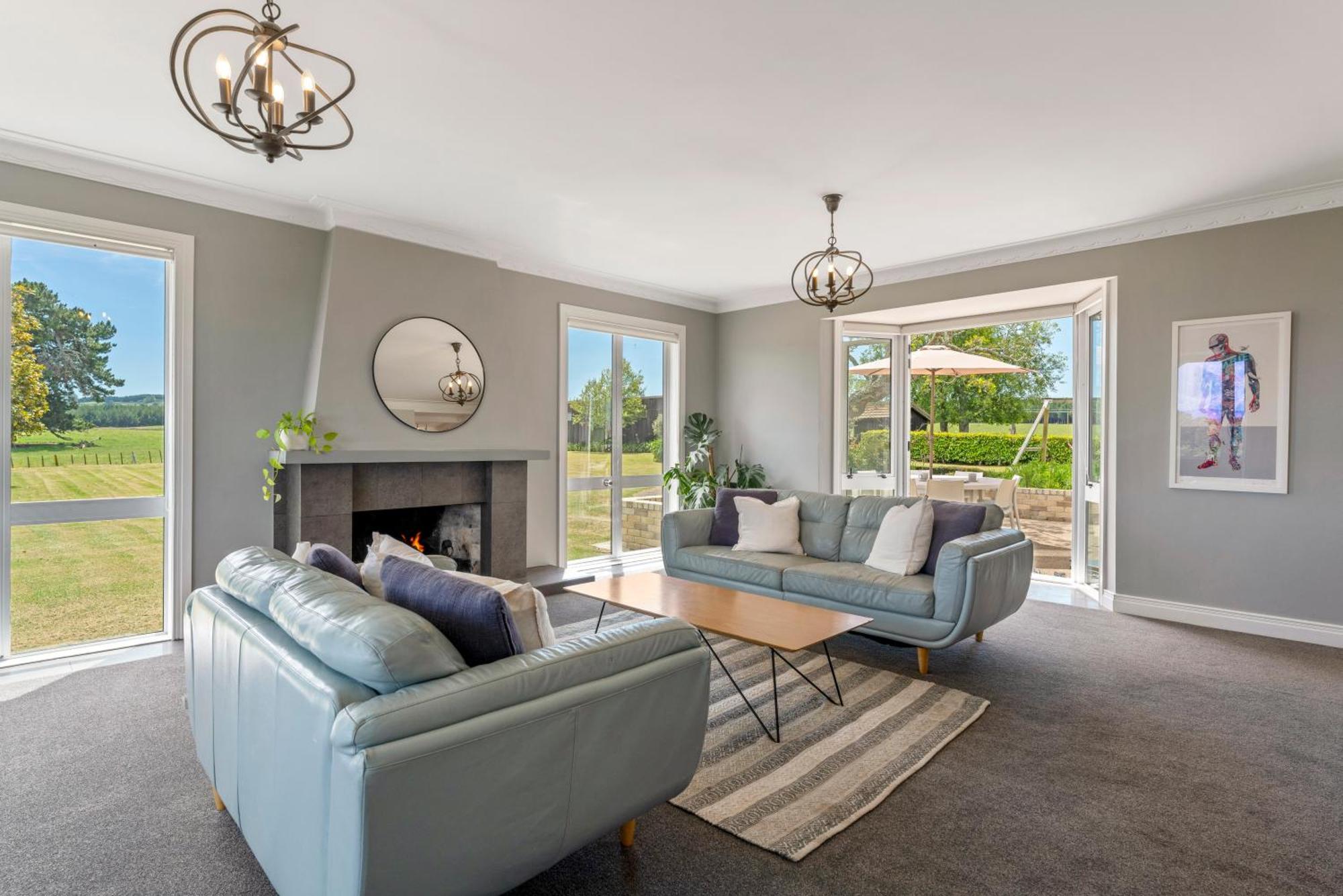Villa Group & Family Retreat, Spacious Home, Pool & Taupo