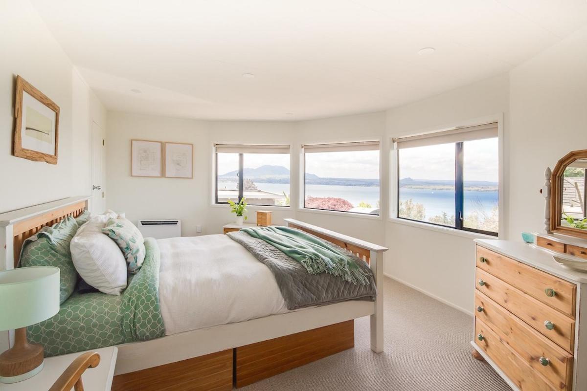 Holiday home Serendipity With A View Taupo