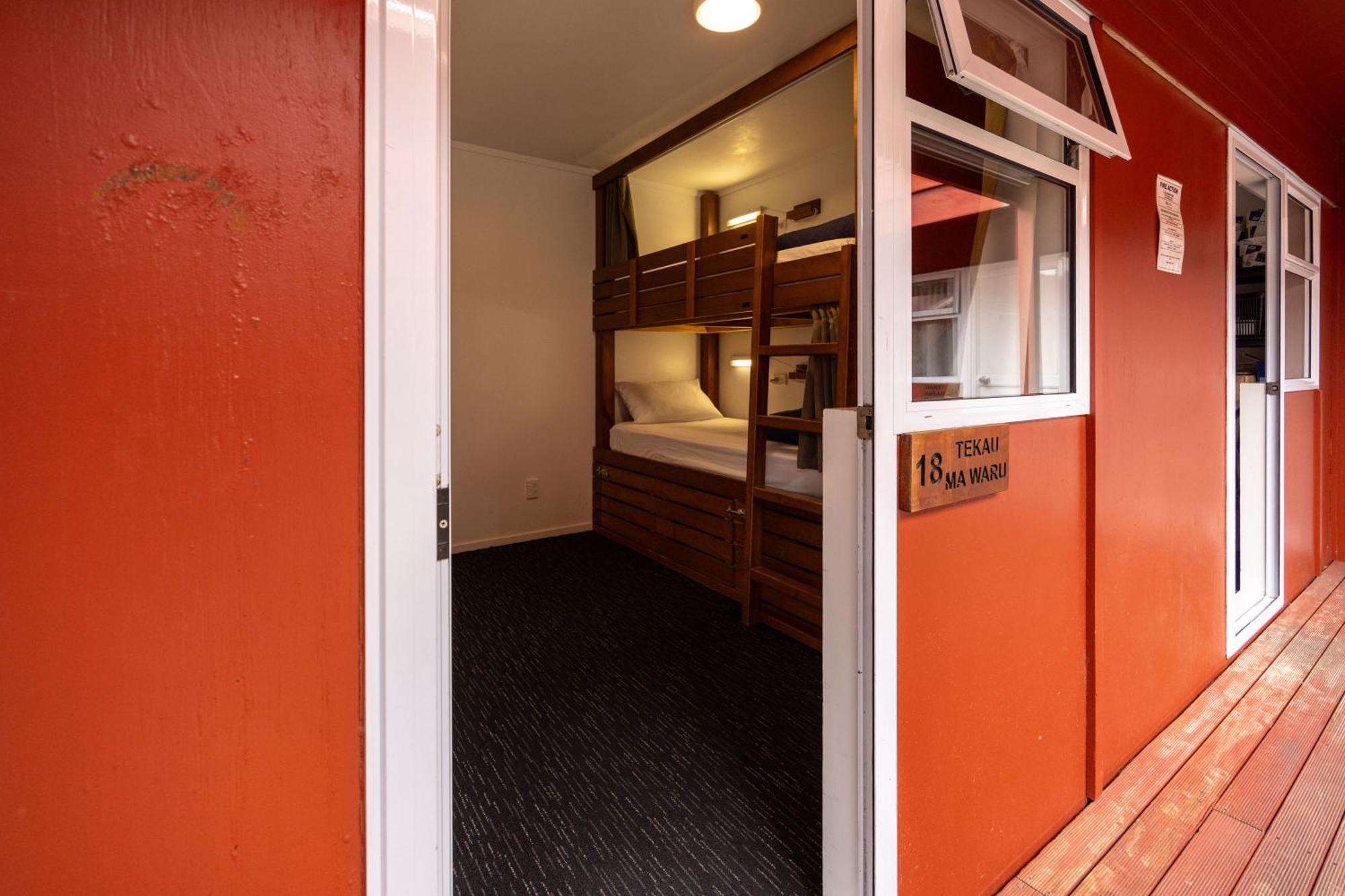 Hostel Haka House *