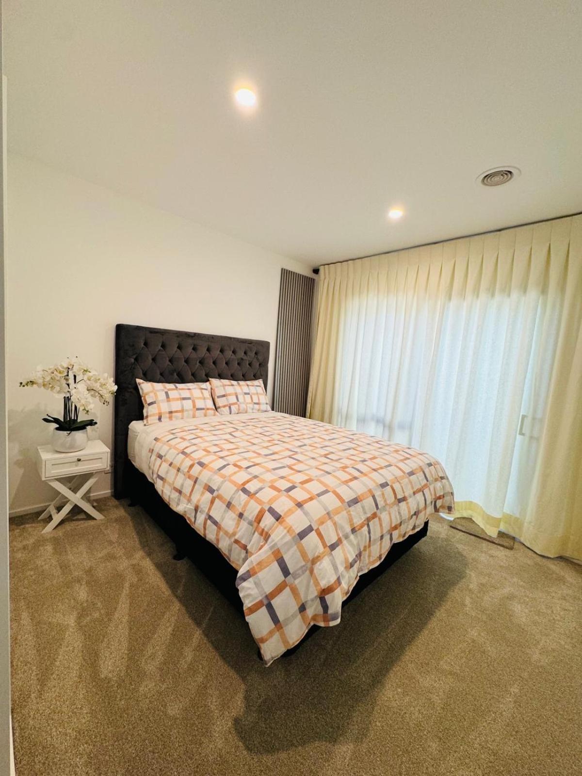 Homestay Separate Entry With Share Bathroom