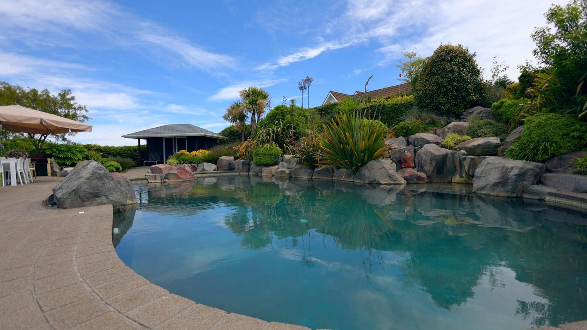 Group & Family Retreat, Spacious Home, Pool &