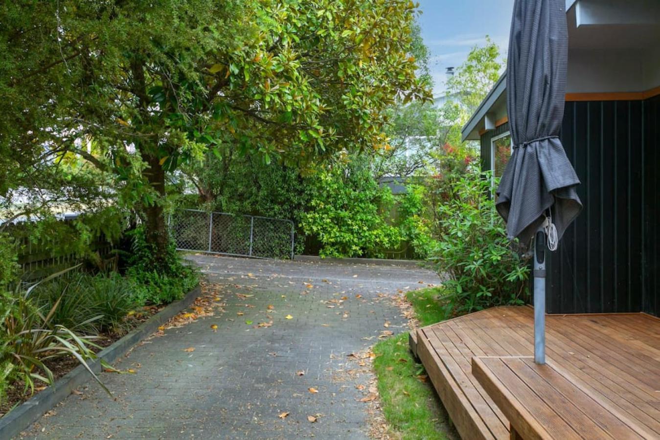 Holiday home Spacious Nukuhau Near Town With Parking And Comfort *
