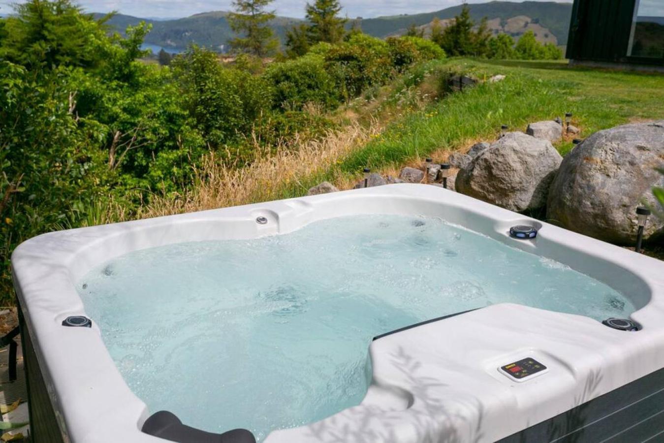 Peaceful Luxury Retreat With Views And Pool * Taupo