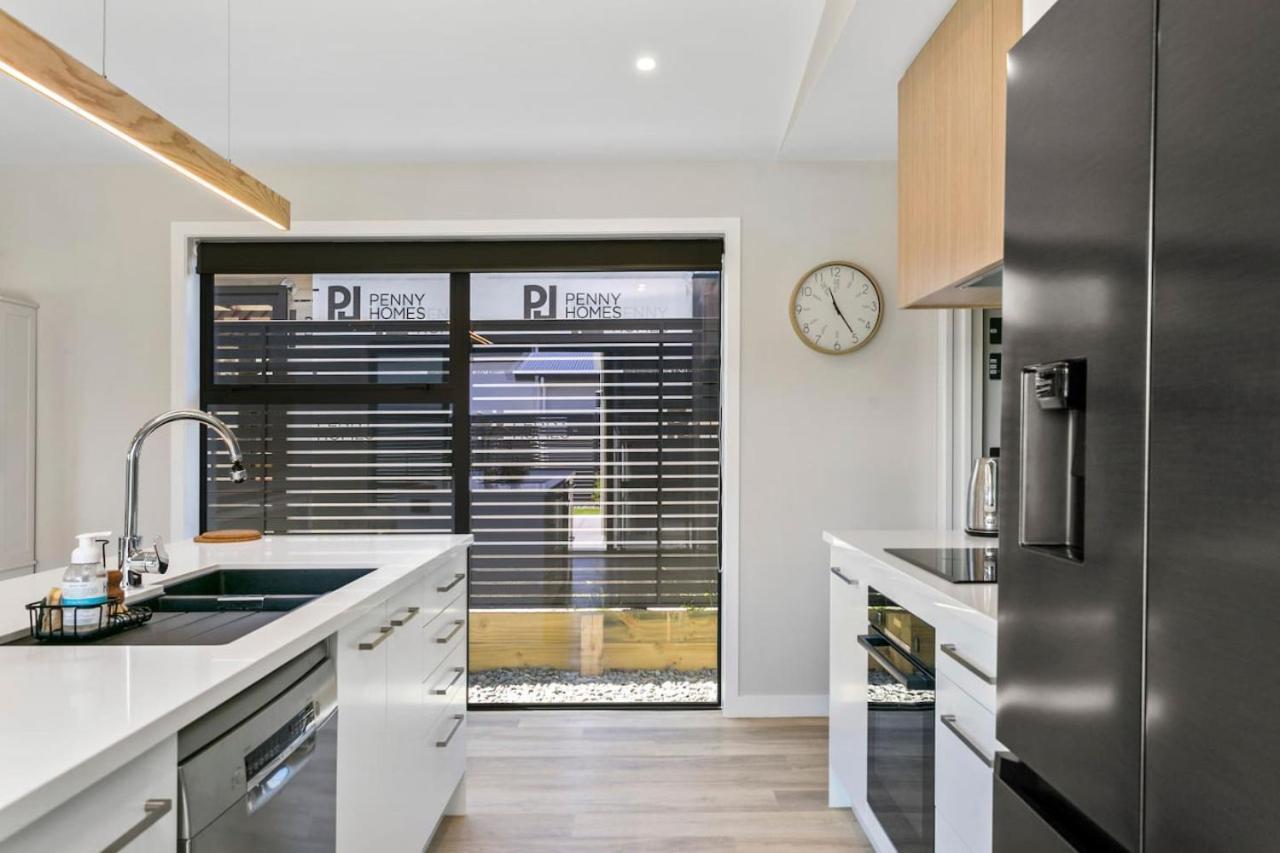 Wharewaka Escape, Modern 3br Family Near And Shops Holiday home *