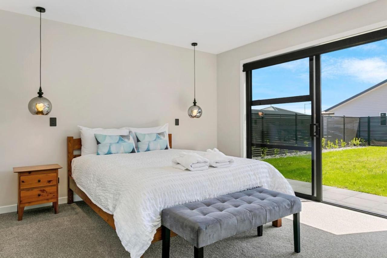 Wharewaka Escape, Modern 3br Family Near And Shops Holiday home Taupo