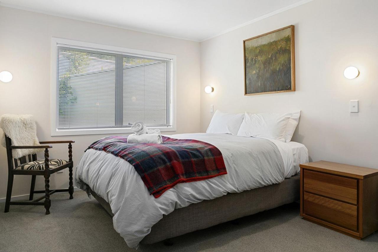 3br Retreat Opposite With Views * Taupo