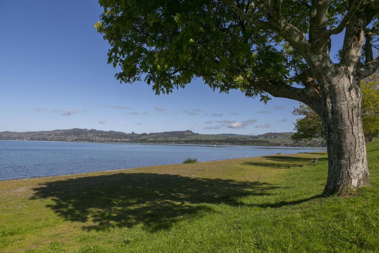 3br Retreat Opposite With Views Taupo