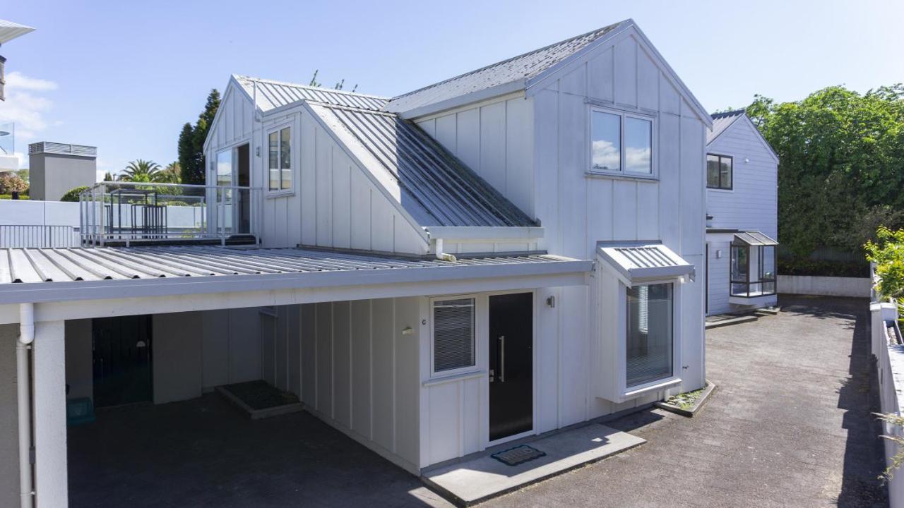 3br Retreat Opposite With Views *