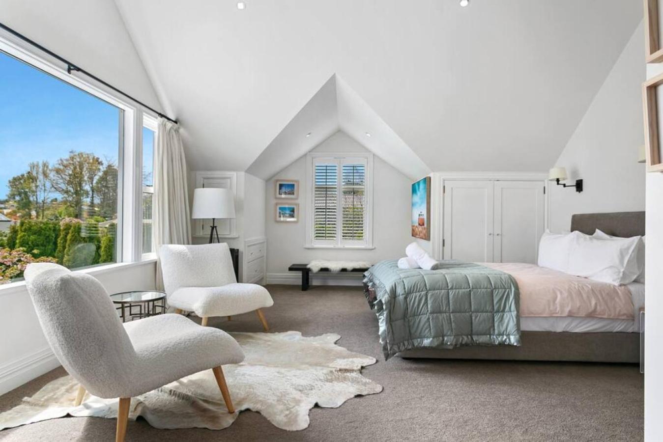 Norfolk House, Luxury With And Views