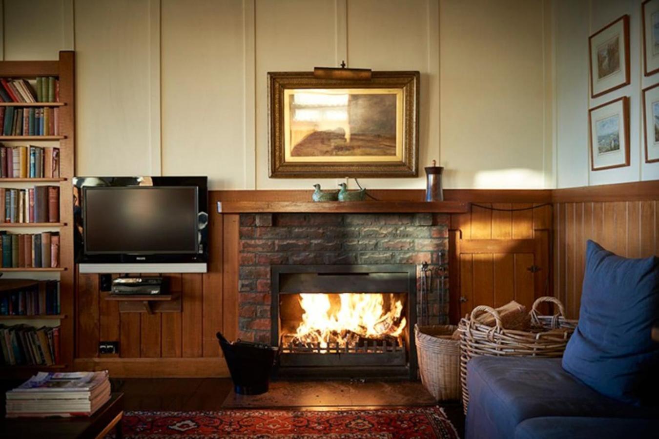 Greenwood Lodge- Lakefront With Mooring And Lawn * Taupo