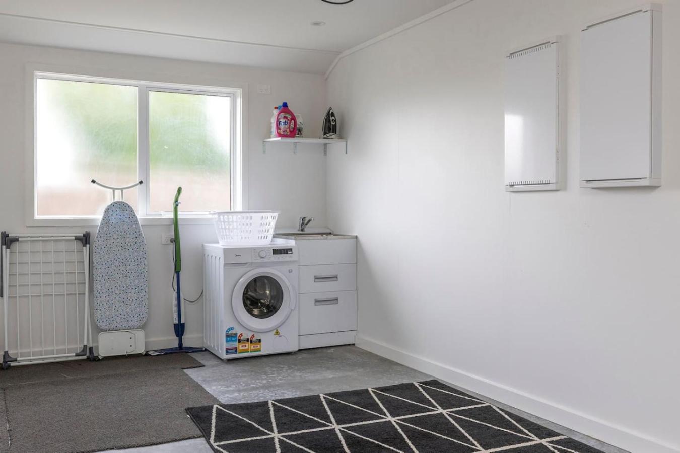 Holiday home Modern 3br Home, Walk To *