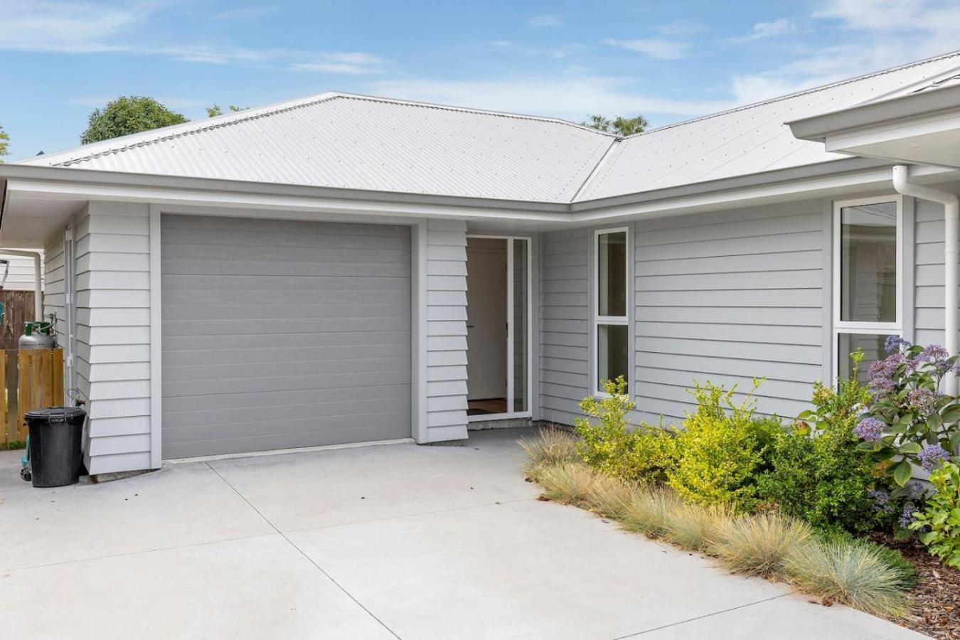 Modern 3br Home, Walk To *