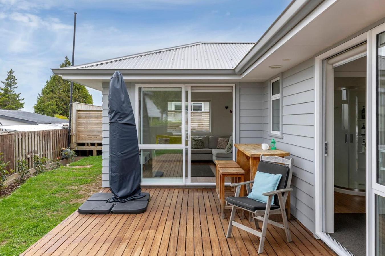 Modern 3br Home, Walk To Holiday home