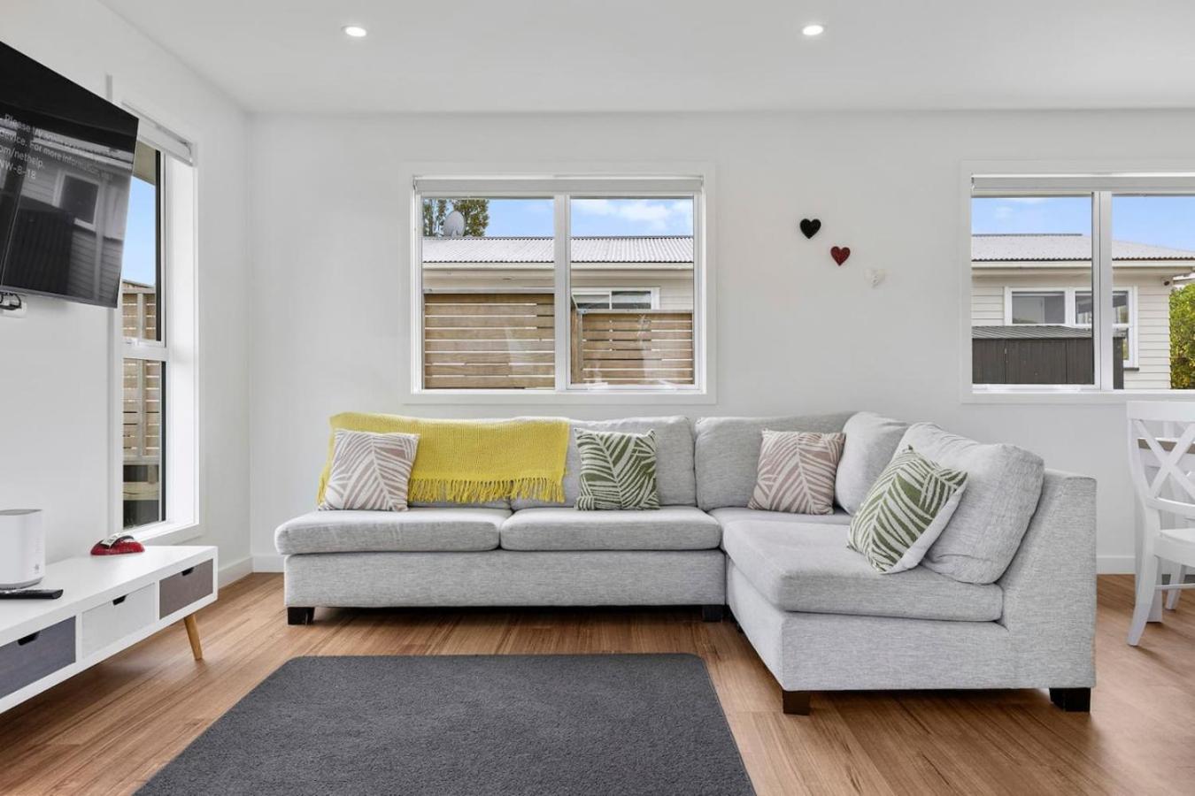 Modern 3br Home, Walk To Holiday home *
