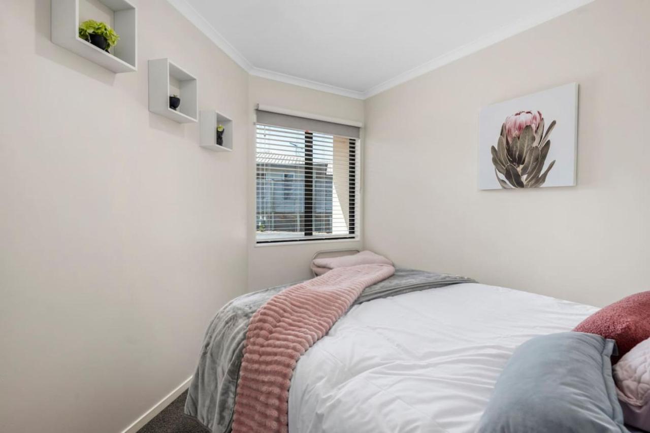 Logan House, Stylish Getaway With Bbq And Yard *