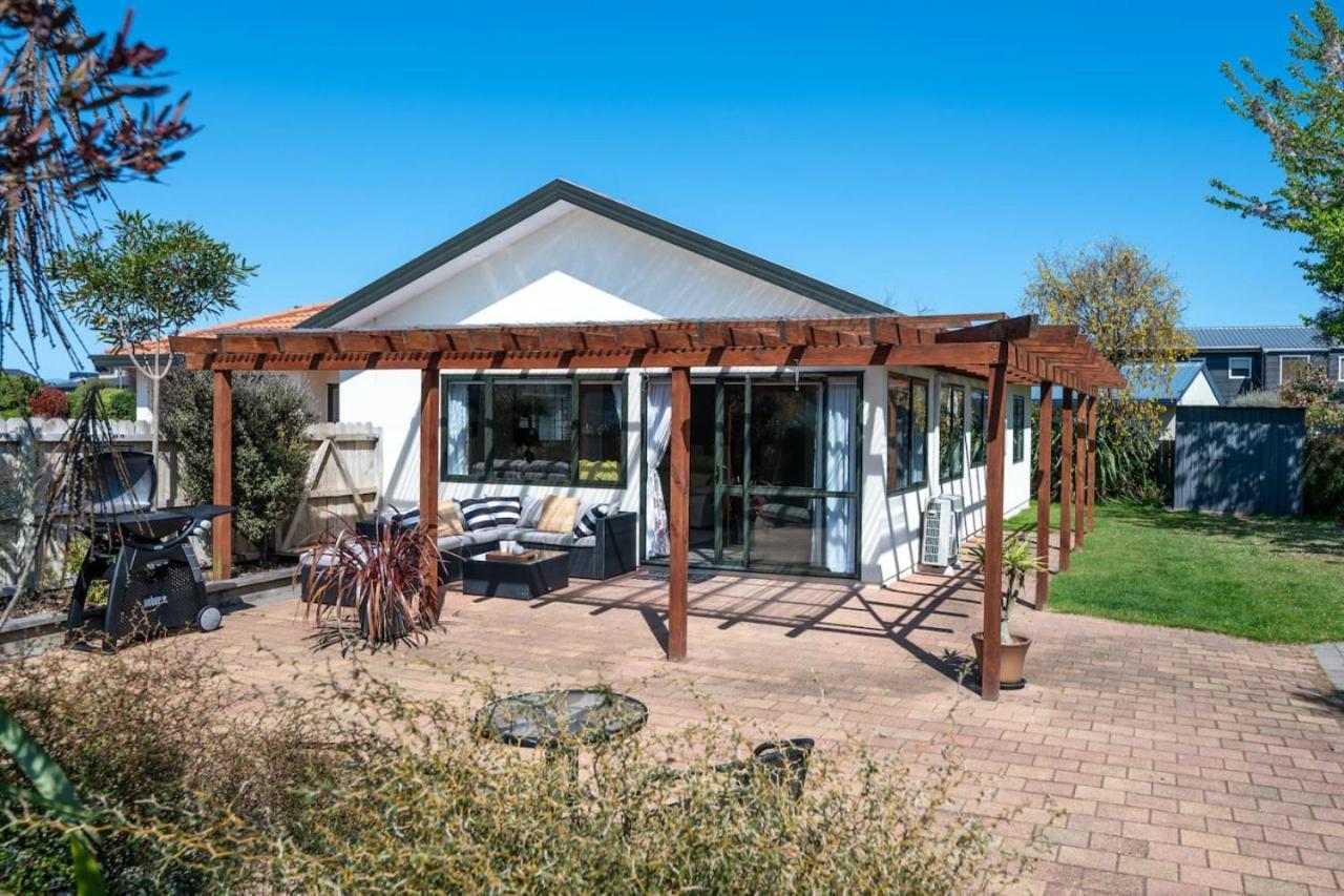 Logan House, Stylish Getaway With Bbq And Yard Taupo