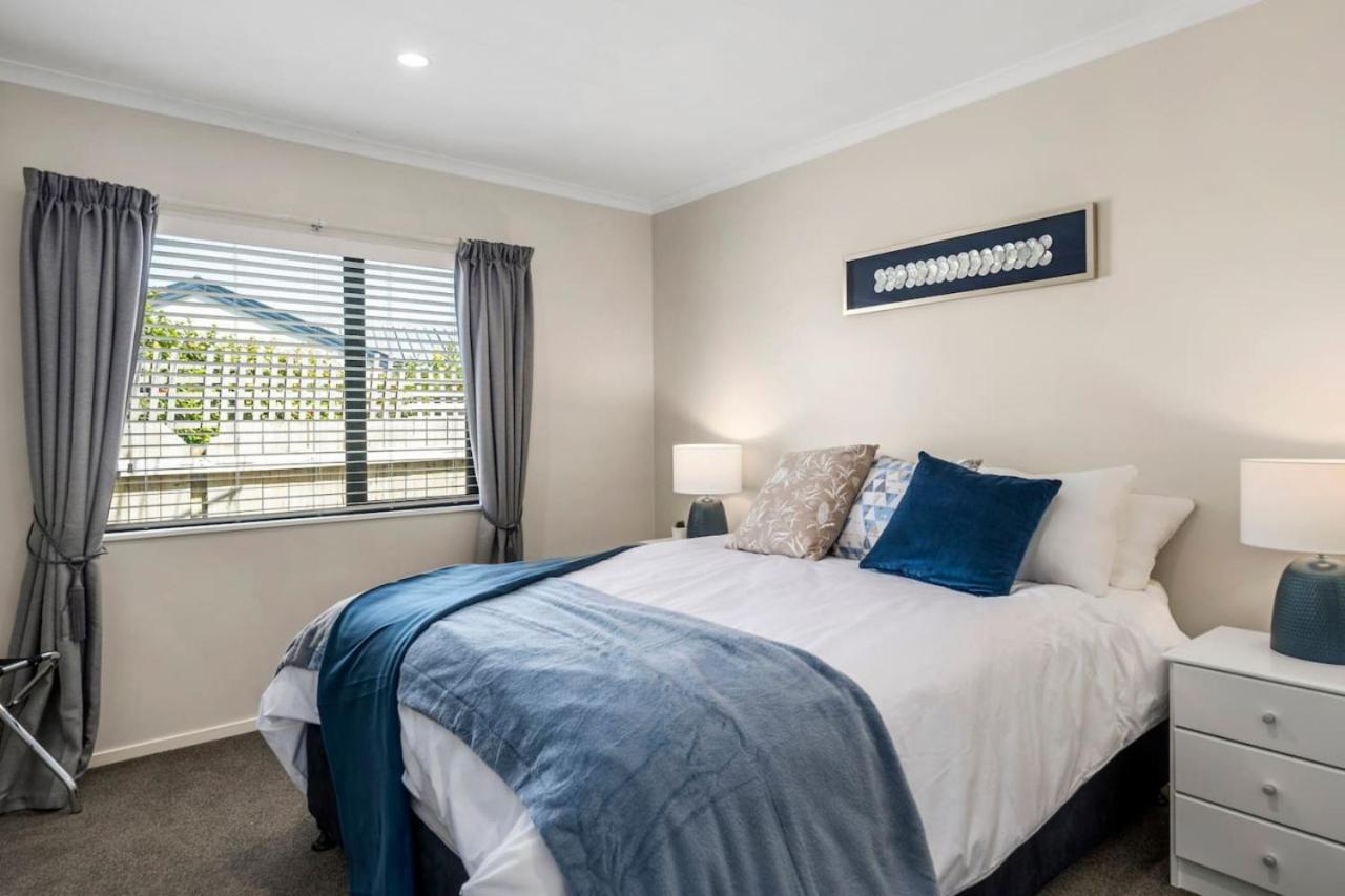 Logan House, Stylish Getaway With Bbq And Yard Taupo