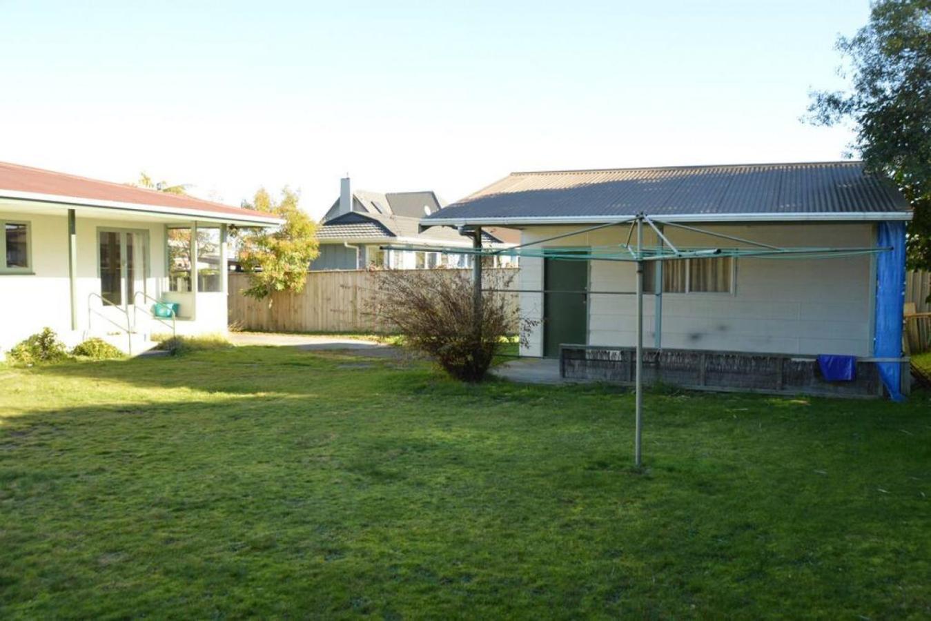 Happiness Is Huia A Block From The * Taupo