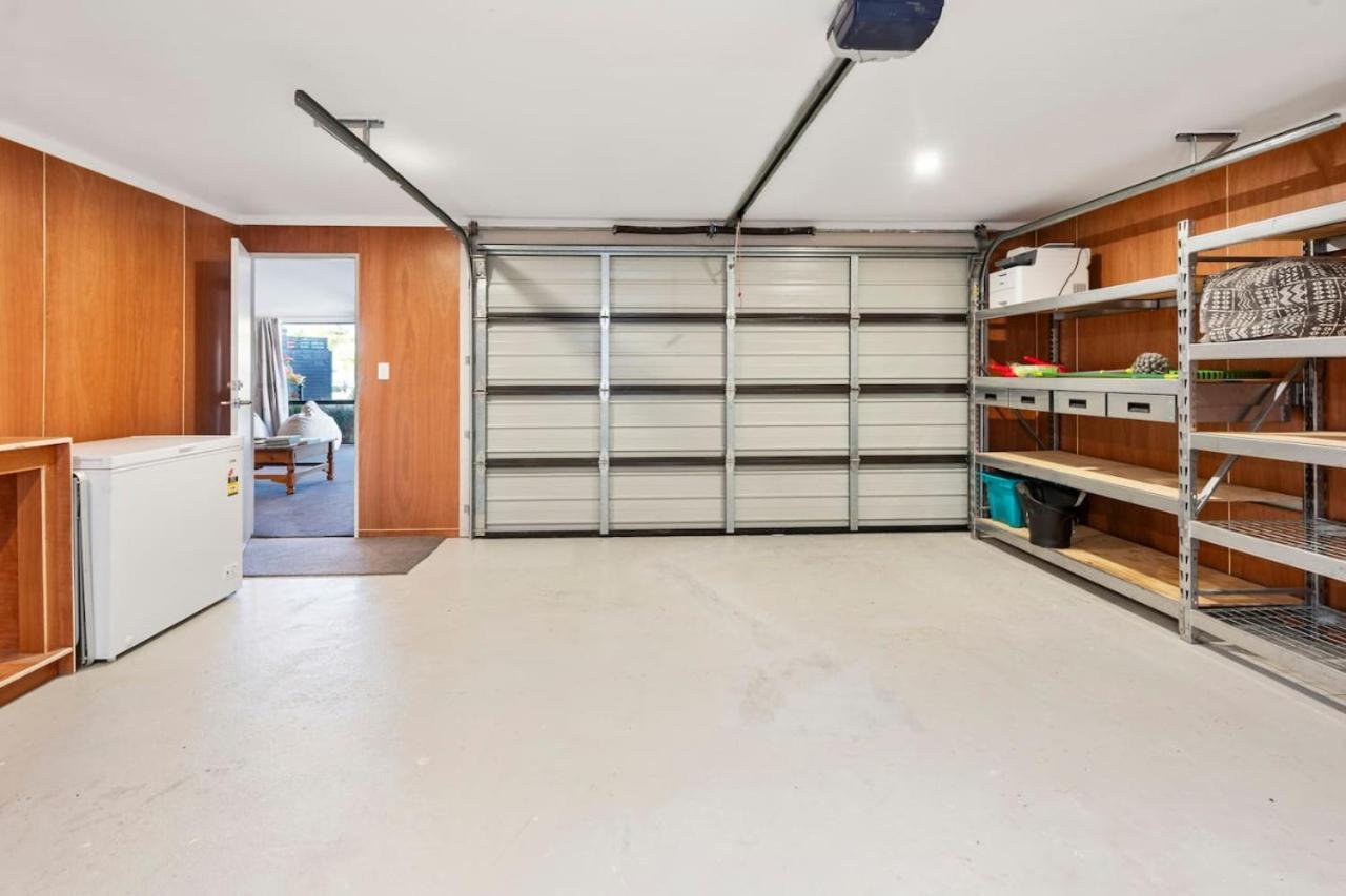 Holiday home Te Aroha Whare, Cozy 3br Retreat With Garage And Bbq
