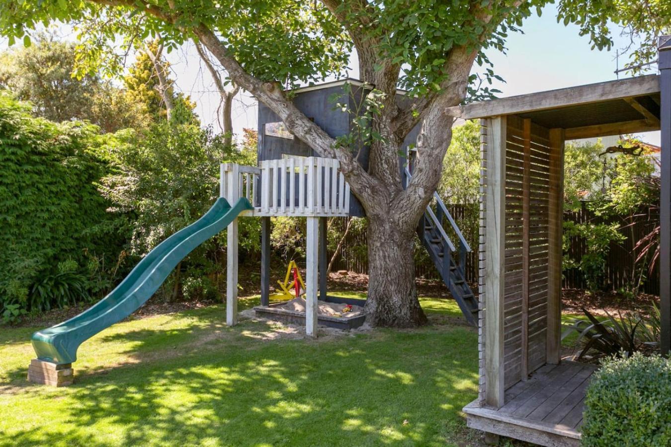 Walnut - Private Outdoor Pool Holiday home Taupo