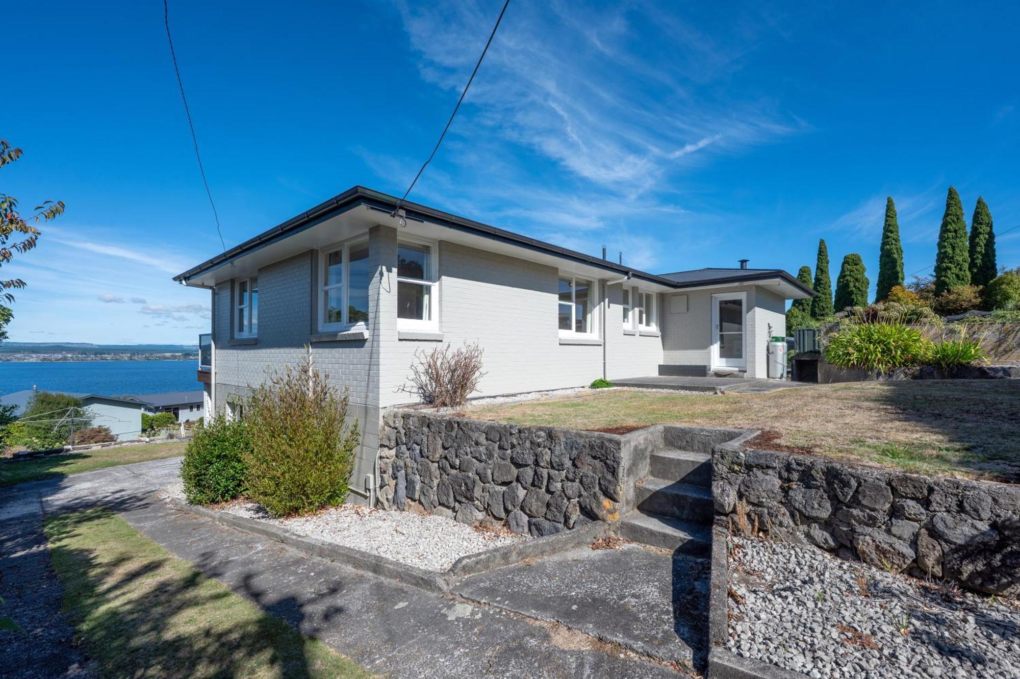 Lofty Lakeviews - Acacia Bay * Taupo