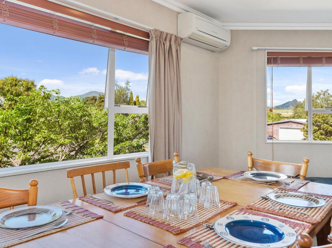 Family At Wharewaka - Wharewaka Holiday home Taupo