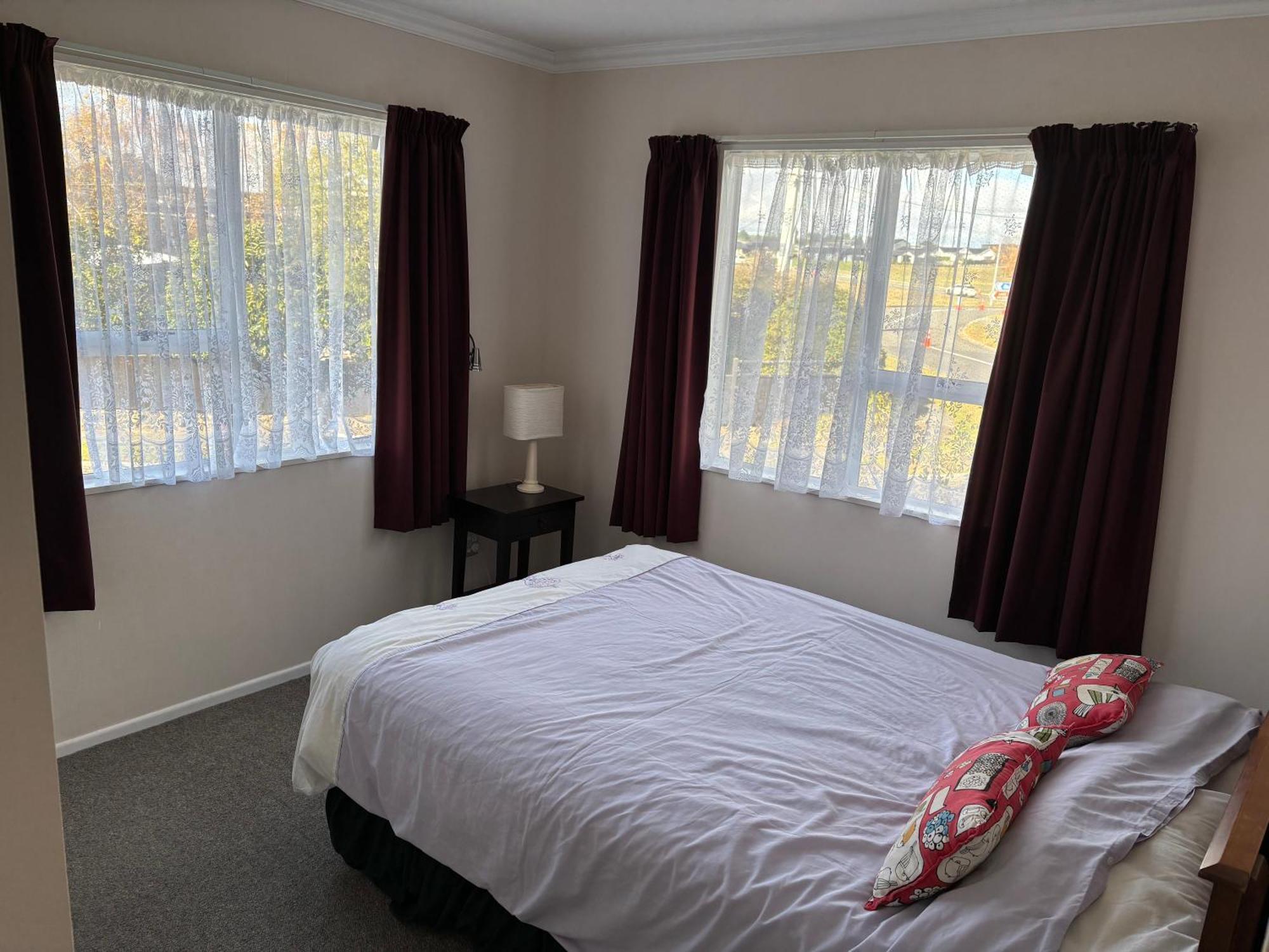 Family At Wharewaka - Wharewaka Holiday home Taupo