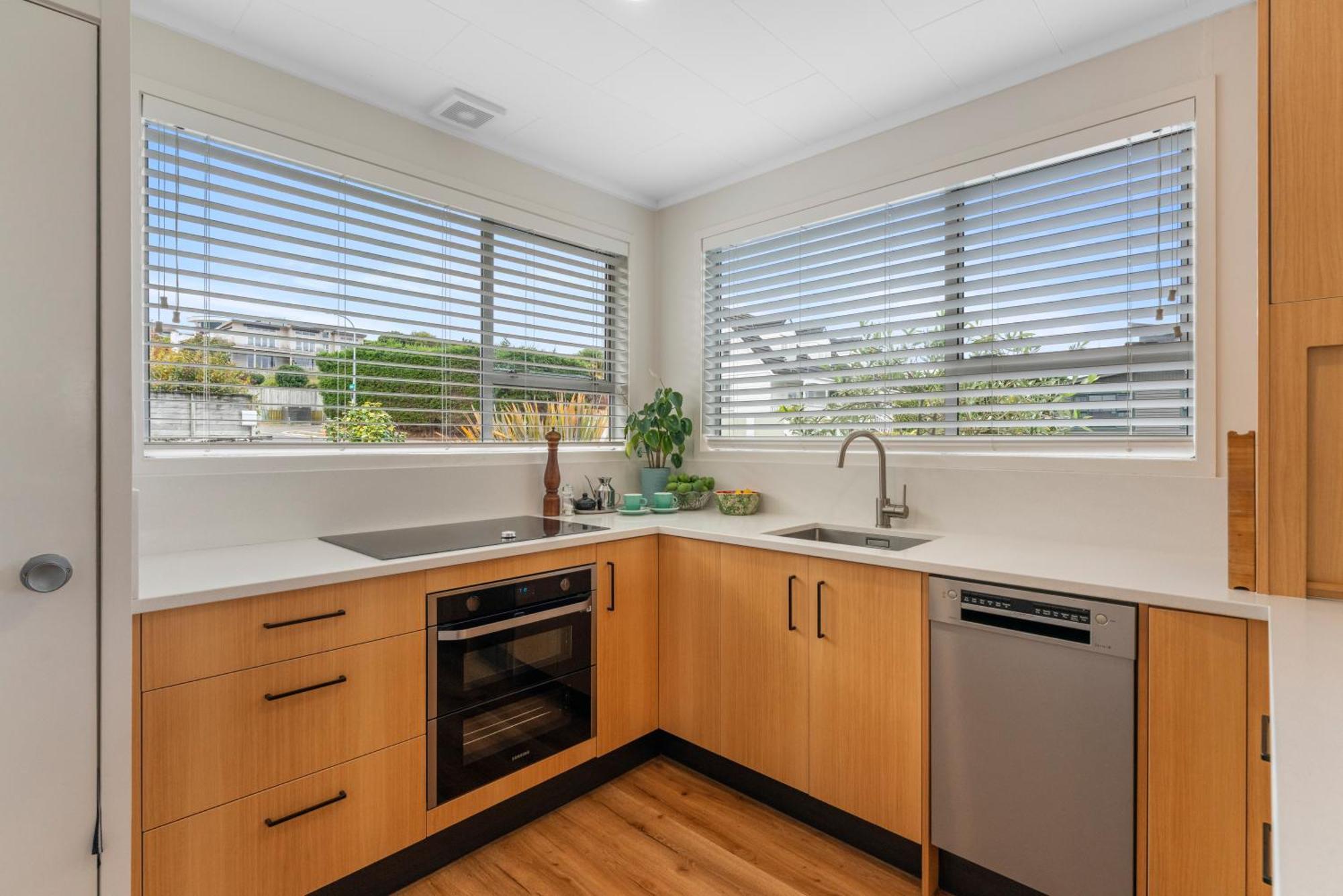 Holiday home View Retreat - Views With Bbq & Pizza Oven Taupo