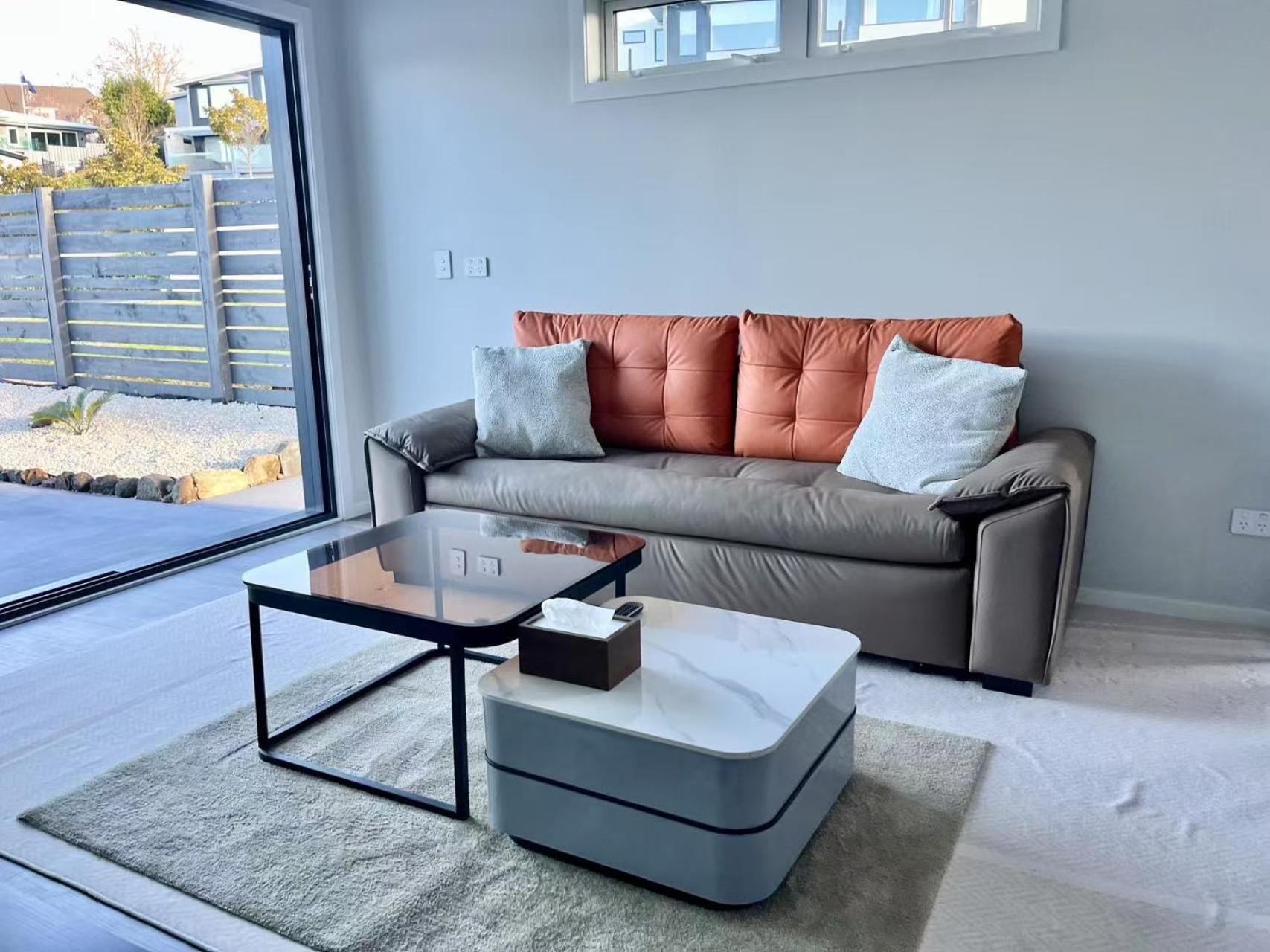 Brand New Lakeside Cozy Two Queen * Taupo