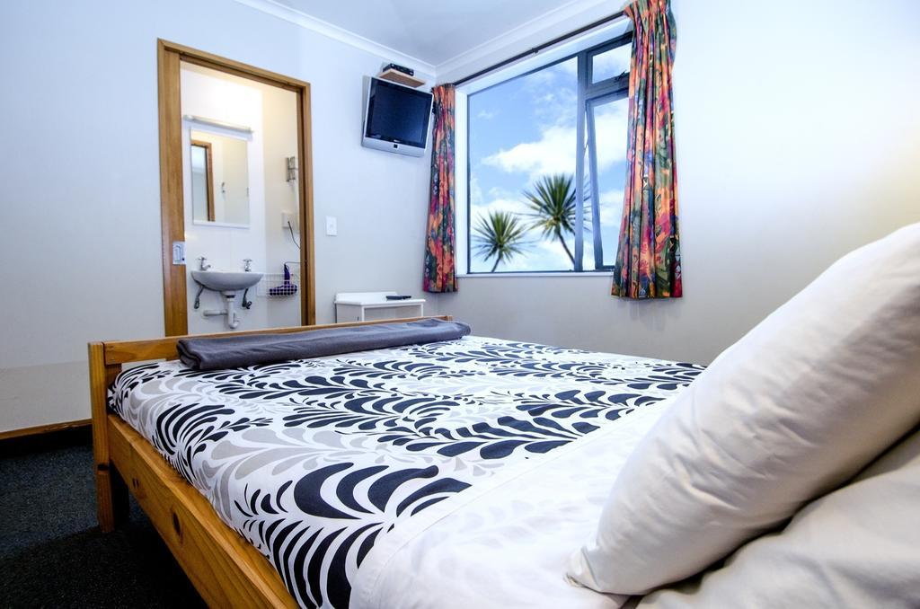Rainbow Lodge Backpackers Hostel *