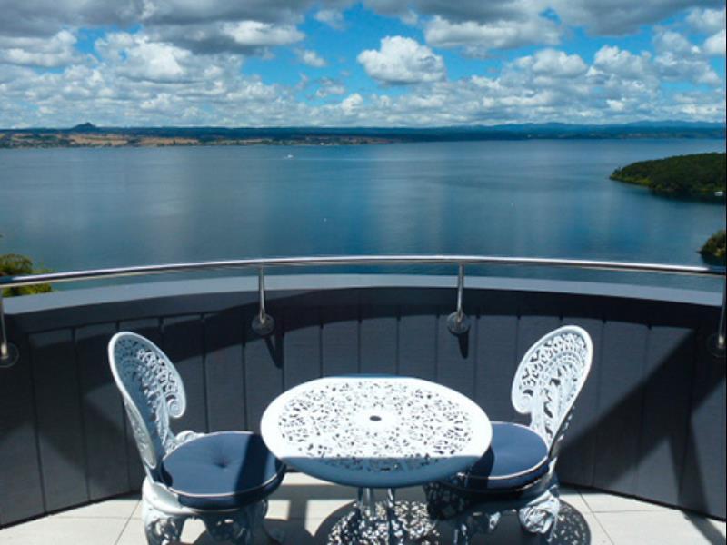 Serenity On Wakeman Bed & Breakfast 4*