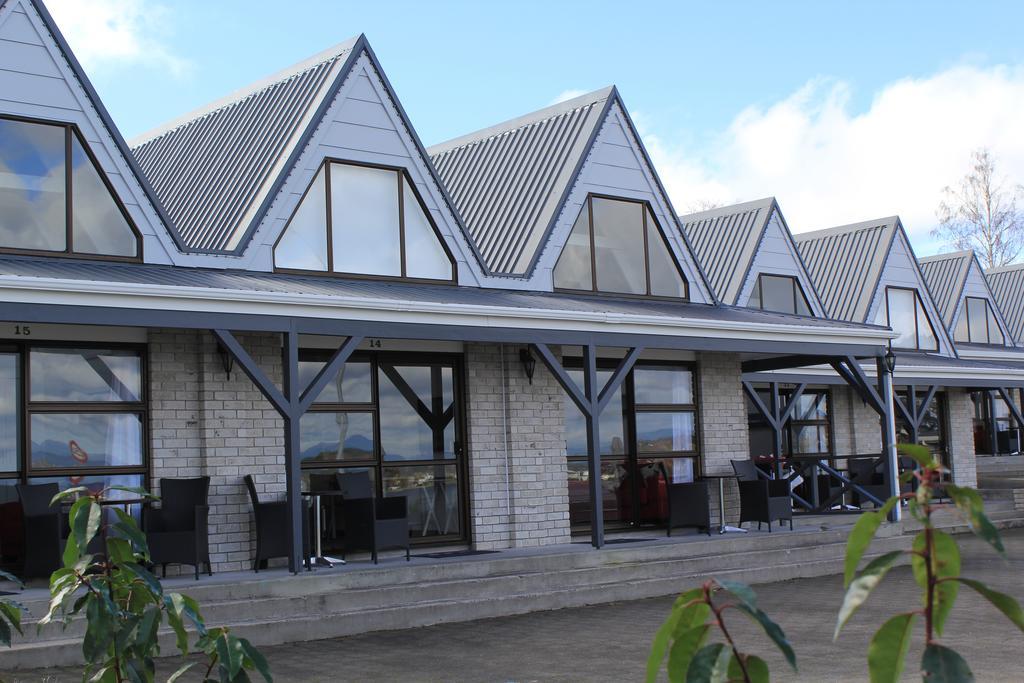 Gables Lakefront Motel 4*