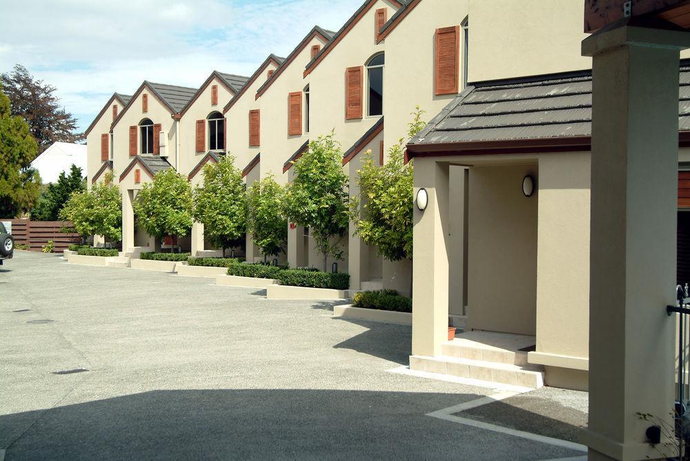 Voyager Aparthotel 4*